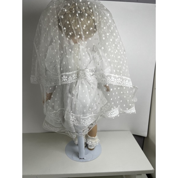 Collectible Porcelain Doll First Communion‎ Dress Veil & Cross Blonde Hair - Picture 5 of 8